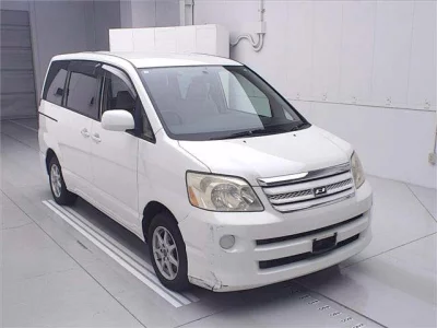 Toyota NOAH  с аукциона в Японии