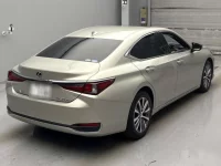 Lexus ES лот № 10064 оценка 4  с аукциона в Японии 1