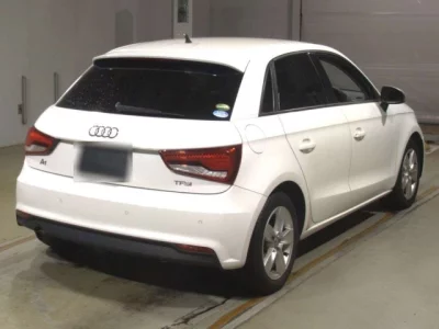 Audi A1  с аукциона в Японии