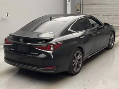 Lexus ES  с аукциона в Японии