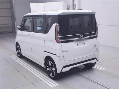 Nissan ROOX  с аукциона в Японии