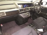 Honda ELYSION лот № 70442 оценка 3.5  с аукциона в Японии 3