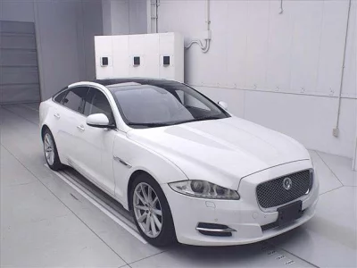 Jaguar XJ SERIES