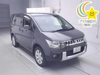 Mitsubishi DELICA D5