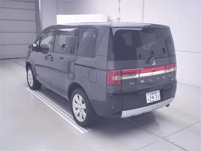 Mitsubishi DELICA D5
