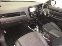 Mitsubishi OUTLANDER PHEV лот № 20072 оценка 4  с аукциона в Японии 3