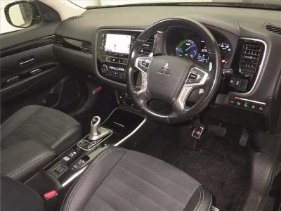 Mitsubishi OUTLANDER PHEV  с аукциона в Японии