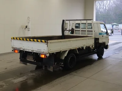 Toyota DYNA  с аукциона в Японии