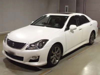 Toyota CROWN  с аукциона в Японии