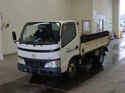 Toyota DYNA  с аукциона в Японии