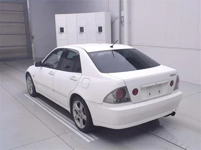 Toyota ALTEZZA  с аукциона в Японии