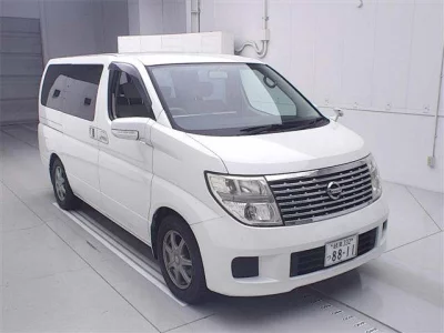 Nissan ELGRAND  с аукциона в Японии