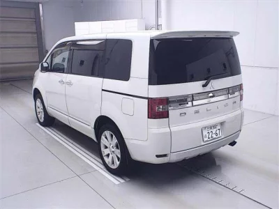 Mitsubishi DELICA D5