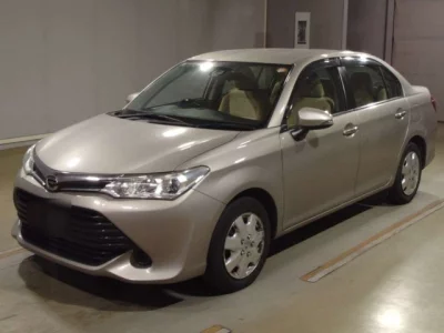 Toyota COROLLA AXIO  с аукциона в Японии