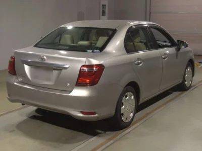 Toyota COROLLA AXIO  с аукциона в Японии