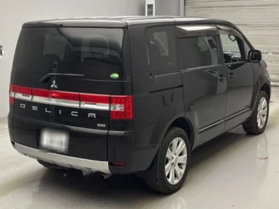 Mitsubishi DELICA D5