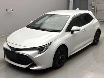 Toyota COROLLA SPORT  с аукциона в Японии