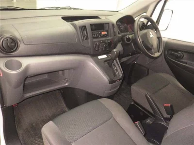 Mitsubishi DELICA  с аукциона в Японии