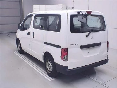 Mitsubishi DELICA  с аукциона в Японии