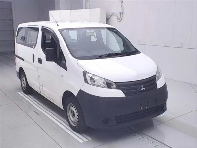 Mitsubishi DELICA  с аукциона в Японии