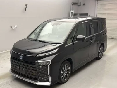 Toyota VOXY  с аукциона в Японии
