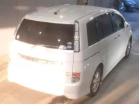 Toyota ISIS лот № 1085 оценка   с аукциона в Японии 1