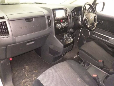 Mitsubishi DELICA D5  с аукциона в Японии