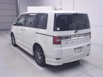 Mitsubishi DELICA D5  с аукциона в Японии