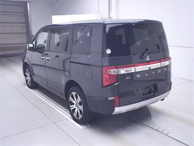 Mitsubishi DELICA D5