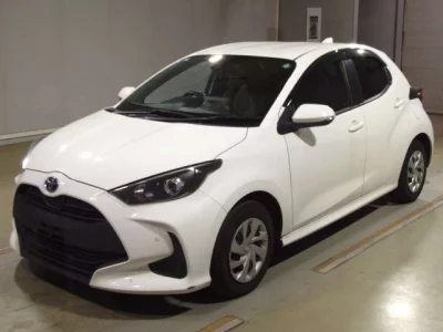 Toyota YARIS  с аукциона в Японии