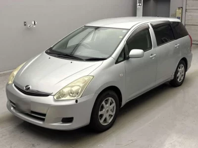 Toyota WISH  с аукциона в Японии