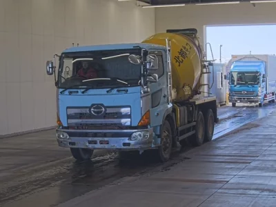 Hino TRUCK
