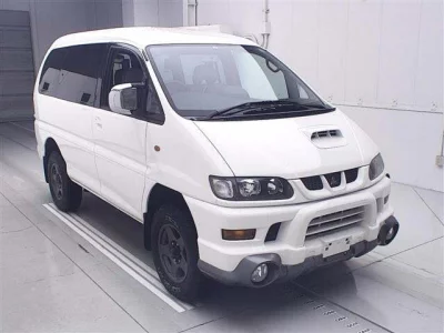 Mitsubishi DELICA  с аукциона в Японии