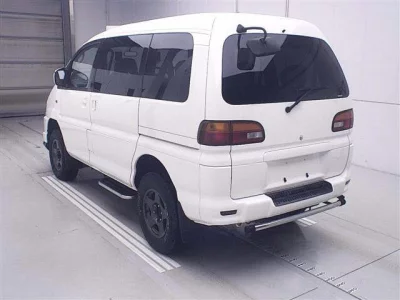 Mitsubishi DELICA  с аукциона в Японии