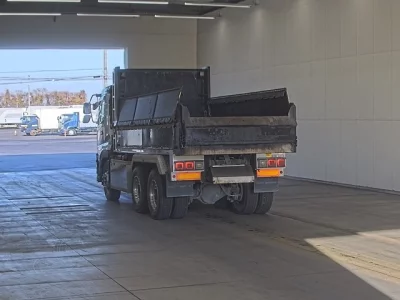 Nissan QUON  с аукциона в Японии