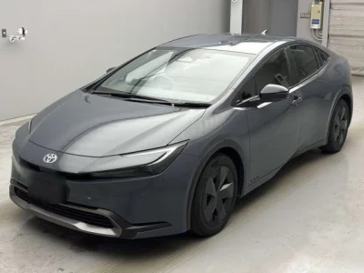 Toyota PRIUS  с аукциона в Японии