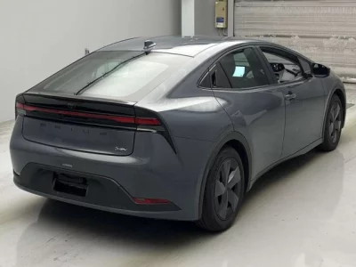 Toyota PRIUS  с аукциона в Японии