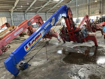 OTHERS UNIC CRANE