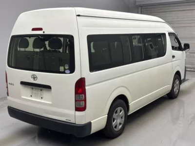 Toyota HIACE  с аукциона в Японии