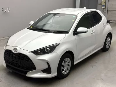 Toyota YARIS  с аукциона в Японии