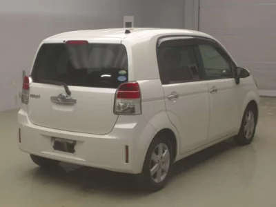 Toyota SPADE  с аукциона в Японии