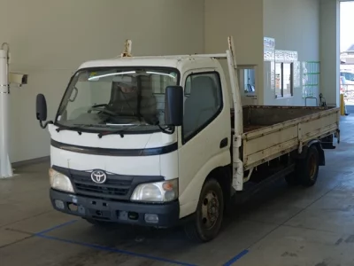 Toyota DYNA  с аукциона в Японии
