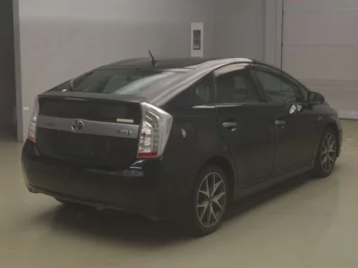 Toyota PRIUS PHV  с аукциона в Японии