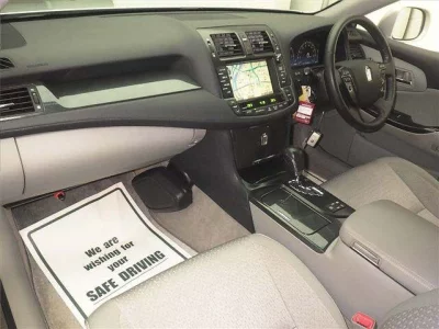 Toyota CROWN  с аукциона в Японии