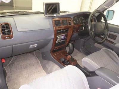 Toyota HILUX SURF  с аукциона в Японии