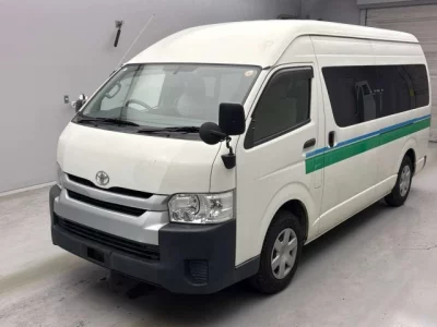 Toyota HIACE  с аукциона в Японии