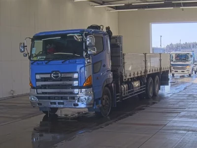 Hino TRUCK