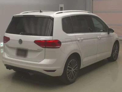 Volkswagen GOLF TOURAN  с аукциона в Японии