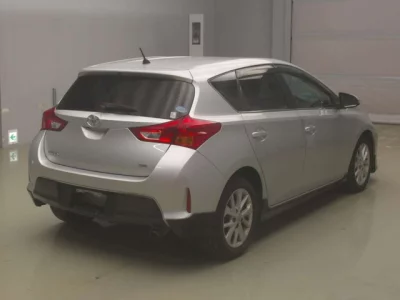 Toyota AURIS  с аукциона в Японии