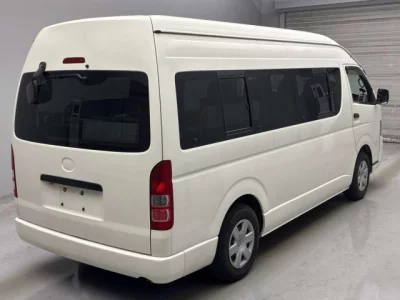 Toyota HIACE  с аукциона в Японии
